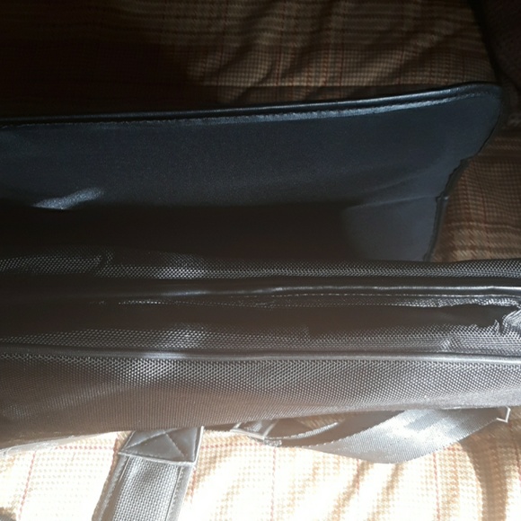 🌺BLACK Tote - Picture 5 of 5